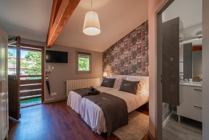 Chambre à l'Hôtel Spa le Coq Dort à Châtillon sur Chalaronne - © Marie Leblond Chambre à l'Hôtel Spa le Coq Dort à Châtillon sur Chalaronne