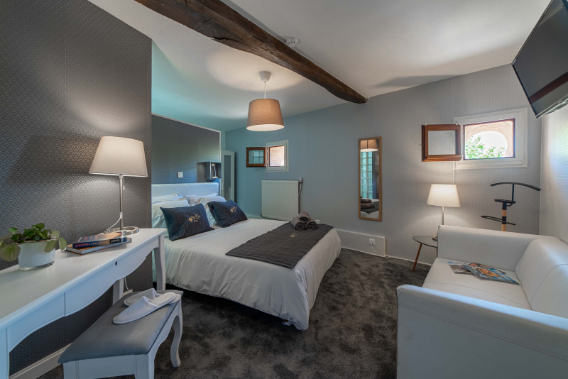 Chambre à l'Hôtel Spa le Coq Dort à Châtillon sur Chalaronne - © Marie Leblond Chambre à l'Hôtel Spa le Coq Dort à Châtillon sur Chalaronne