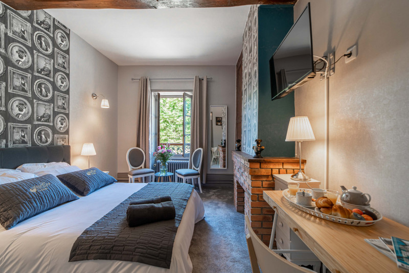 Chambre à l'Hôtel Spa le Coq Dort à Châtillon sur Chalaronne - © Marie Leblond Chambre à l'Hôtel Spa le Coq Dort à Châtillon sur Chalaronne